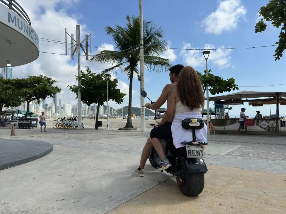 Vereador propõe curso obrigatório para usuários de patinetes e scooters elétricas em Balneário Camboriú