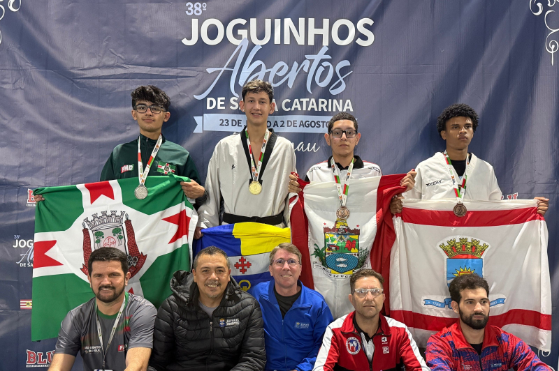 Itajaí conquista ouro no taekwondo dos Joguinhos Abertos de Santa Catarina neste sábado (1º), em Blumenau