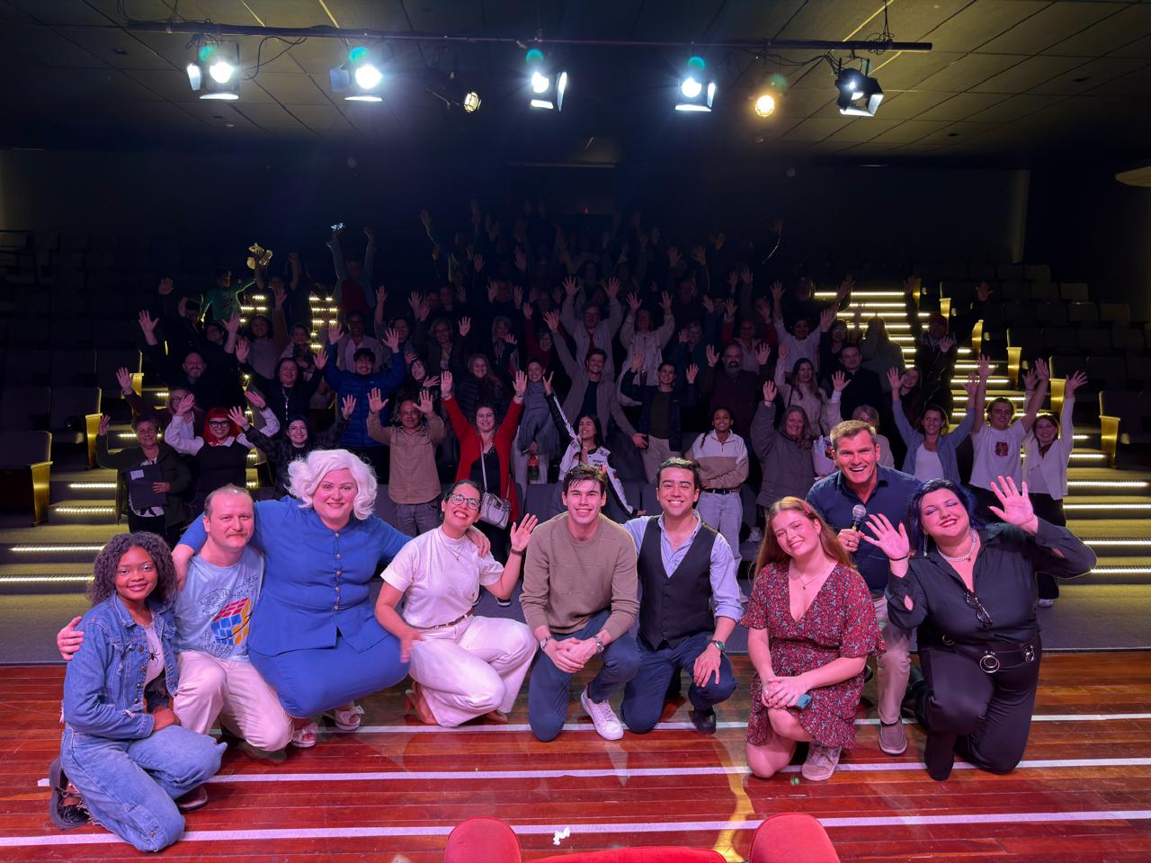 Com entrada solidária, comédia “TOC TOC” estreia em Balneário Camboriú e aborda saúde mental com humor