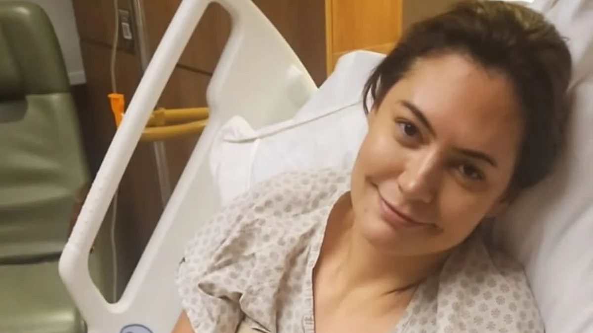 ‘1ª refeição do dia’: após exames, Michelle Bolsonaro publica foto internada e fala em recuperação