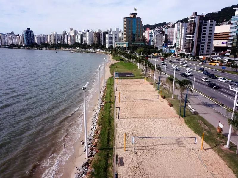 Complexo esportivo na Praia Central é sugerido por vereador Guilherme Cardoso