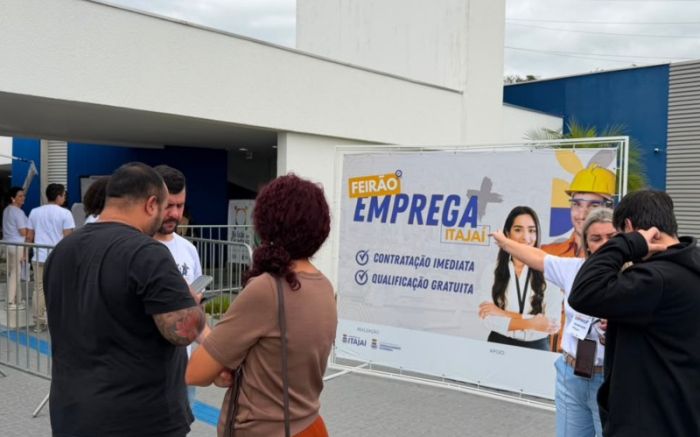 Feirão +Empregos encaminha 400 candidatos para contratação em Itajaí