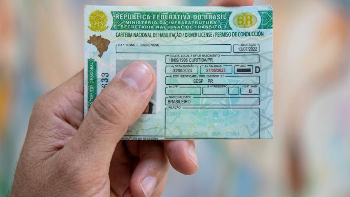 Alerta aos motoristas: CNH que vence em 2026 não precisa ser renovada agora; regra do Contran prorrogou validade e adiou prazo