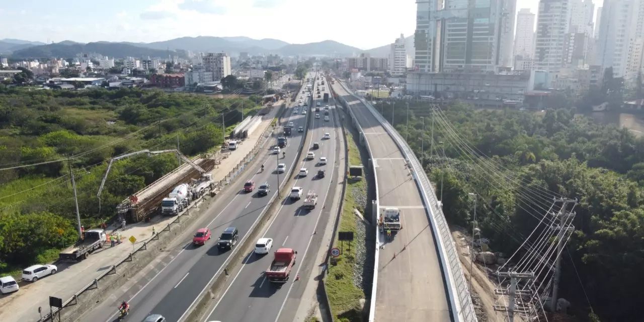 Obras na ponte sobre o Rio Camboriú alteram trânsito na BR-101 nesta segunda-feira