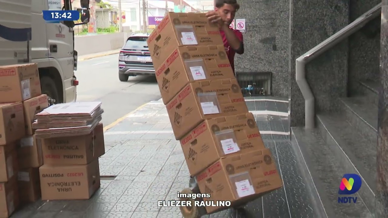 Eleições 2026: urnas eletrônicas chegam a Blumenau e são preparadas para votação