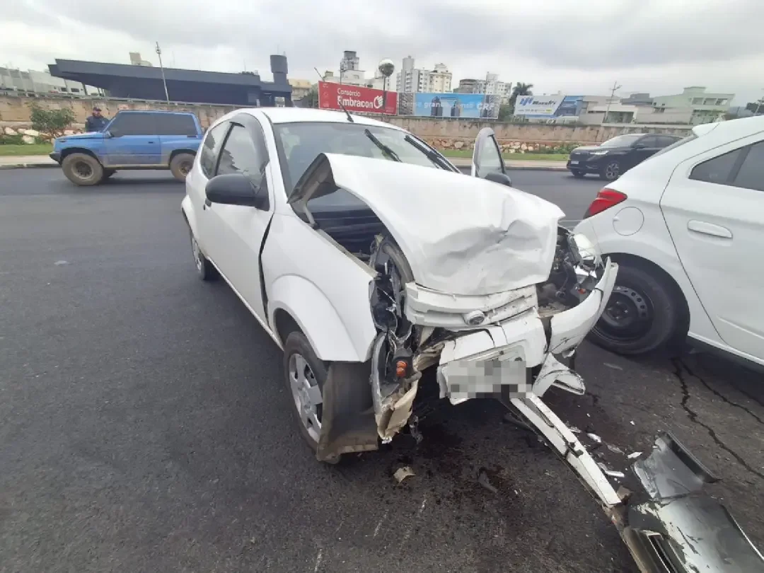 GTB: bebê saiu ileso graças ao bebê-conforto após acidente em Brusque