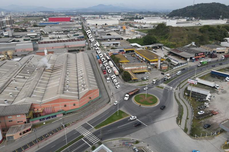 Repavimentação da rua Francisco Reis altera trânsito no Cordeiros nesta terça-feira (4)