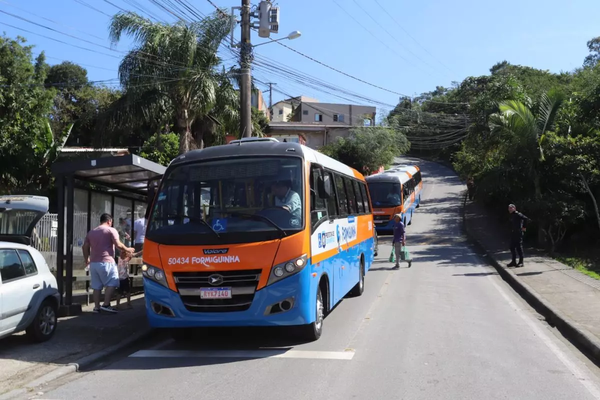 Nova linha de ônibus gratuito é testada com 33 horários de saída por dia em Florianópolis