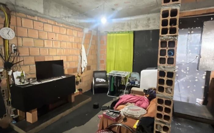 Donos de imóveis denunciam invasão em prédio inacabado por construtora