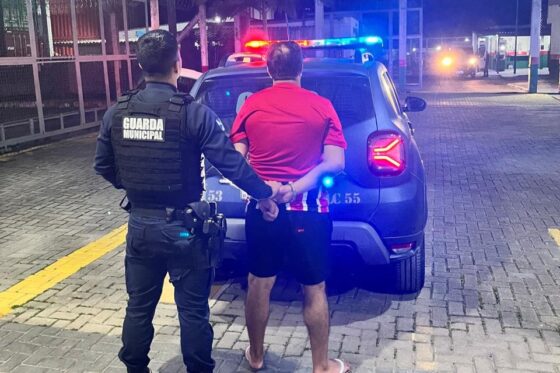 Traficante foragido do RJ é preso fazendo churrasco em calçada de BC