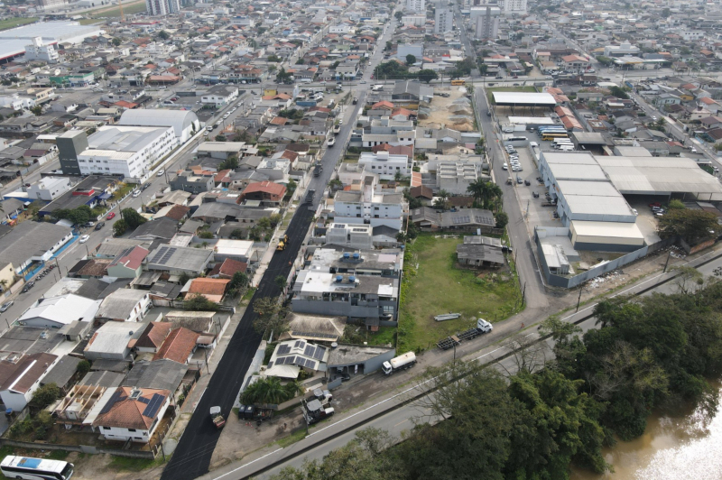 Secretaria de Obras executa repavimentação das ruas José Lopes e José Rosa, no Cordeiros