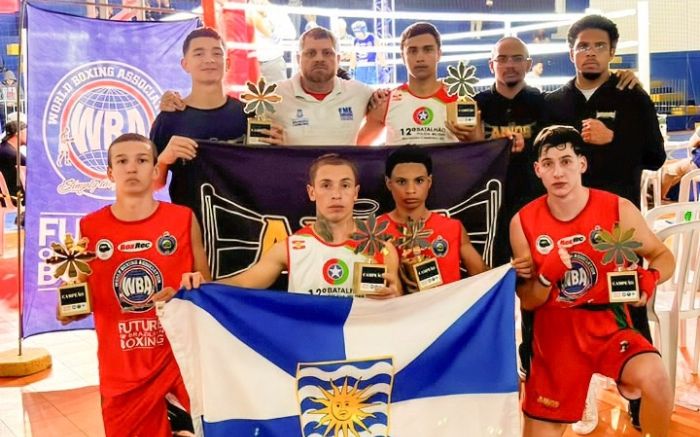 Boxeadores de BC vencem seis lutas em evento no Paraná