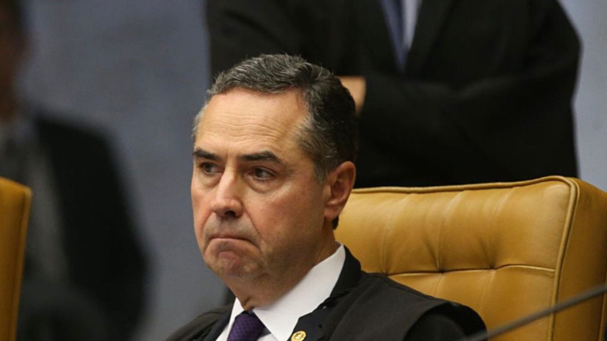 Ex-presidente do STF, Luís Roberto Barroso está há 5 dias internado após quadro renal