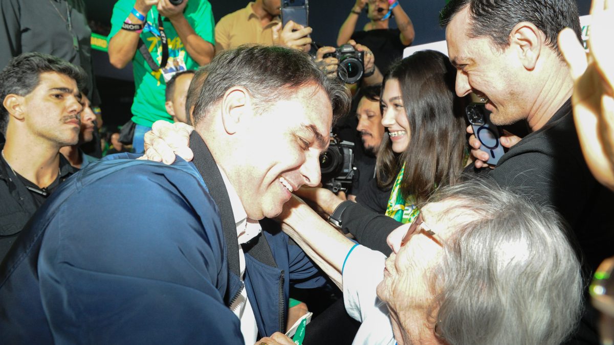 Aos 100 anos, dona Corilda mostra que política não tem idade