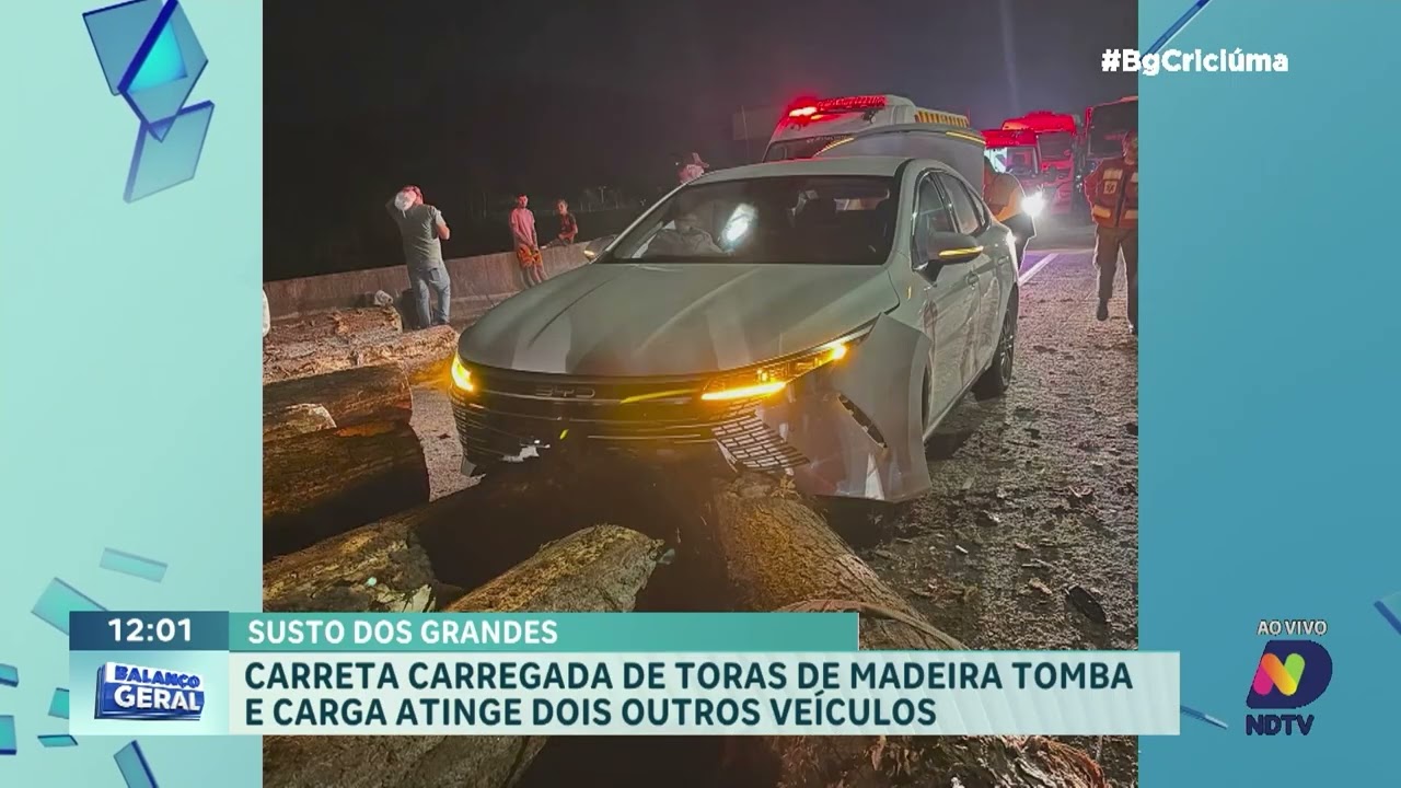 Acidente com carreta espalha carga e bloqueia BR em Sangão