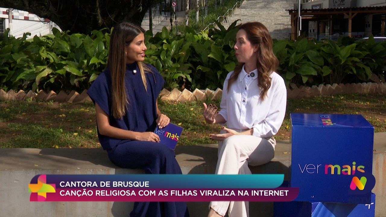 Cantora de Brusque viraliza com música religiosa ao lado das filhas