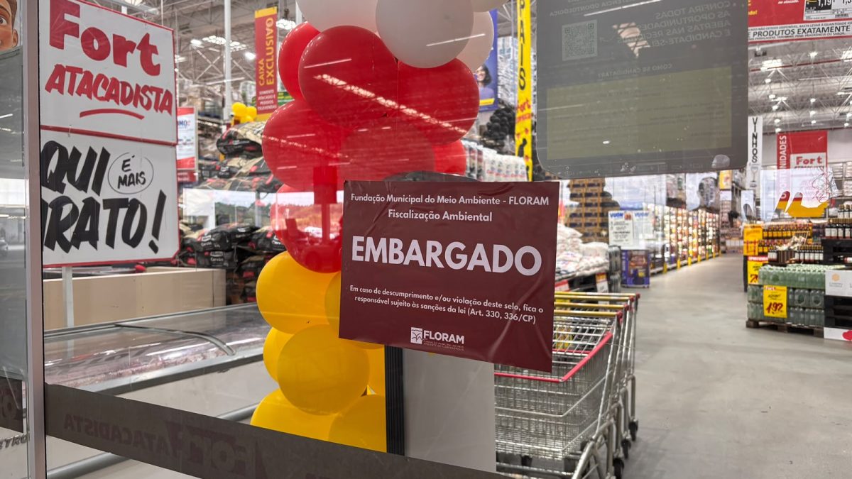 Unidade de grande rede atacadista é interditada por irregularidade com rede de esgoto em Florianópolis