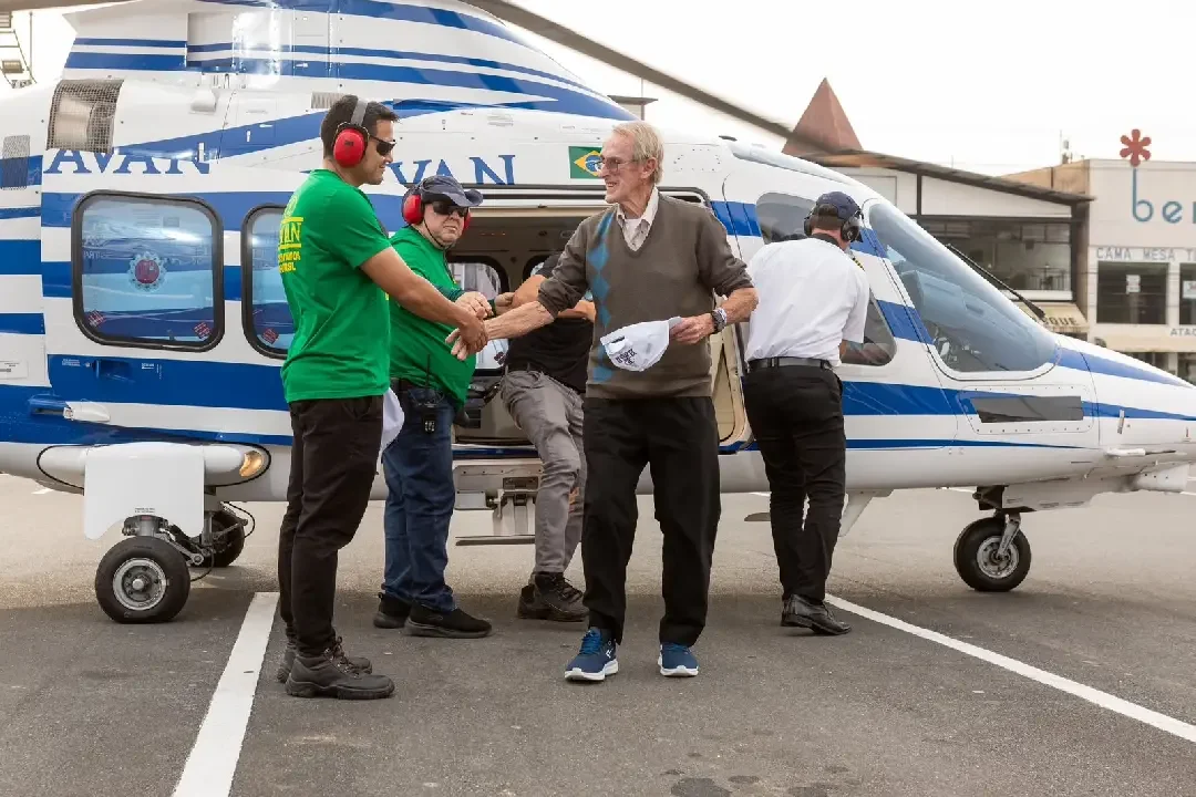 Havan presenteia mais de 300 clientes com voos de helicóptero no aniversário de Brusque