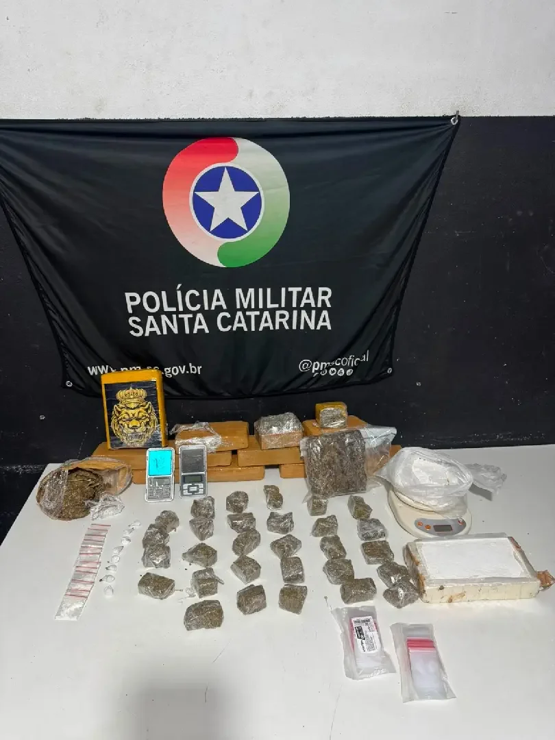 Polícia Militar apreende mais de 8 quilos de drogas em imóvel