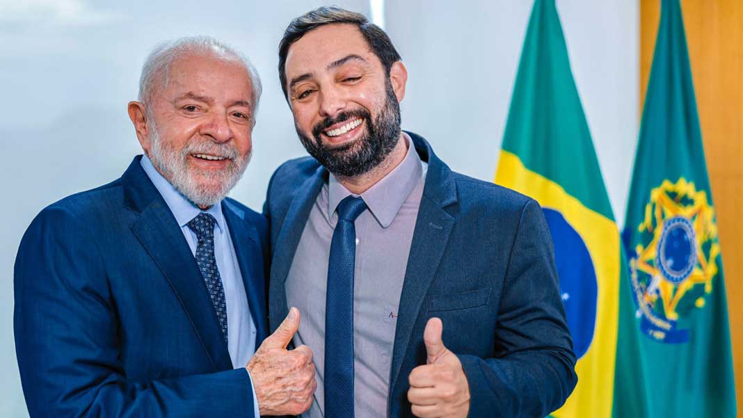 Lula venceria Flávio Bolsonaro por 39% a 30% no 1º turno e 44% a 39% no 2º turno, aponta Genial/Quaest