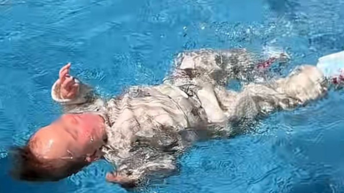 Mãe explica por que jogou bebê de 1 ano na piscina usando roupas pesadas e tênis em vídeo que assustou muitas pessoas, mas a cena fazia parte do teste final após 8 semanas de treinamento