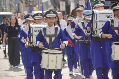 Desfile Cívico e cuca gigante marcam as comemorações de 166 anos de Brusque