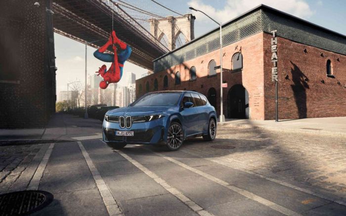BMW elétrico vira estrela no novo filme do Homem-Aranha