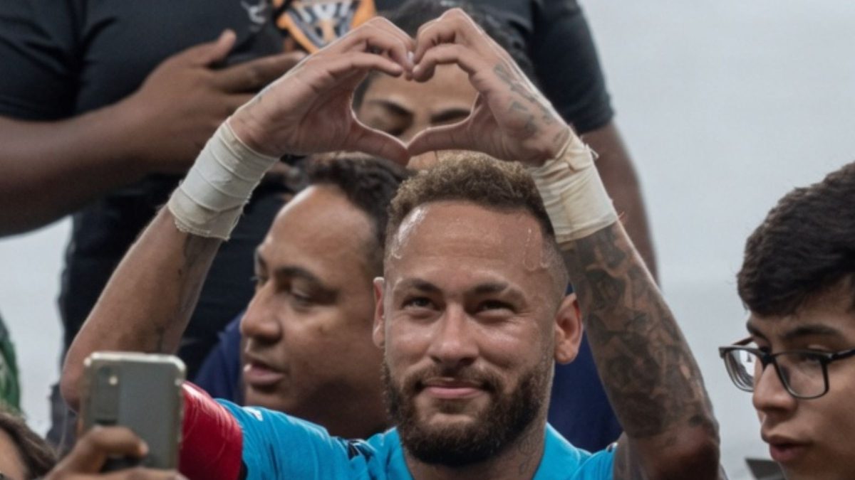 ‘Beijinho para ela’: veja a reação da mulher ‘alvo’ de Neymar após Remo x Santos