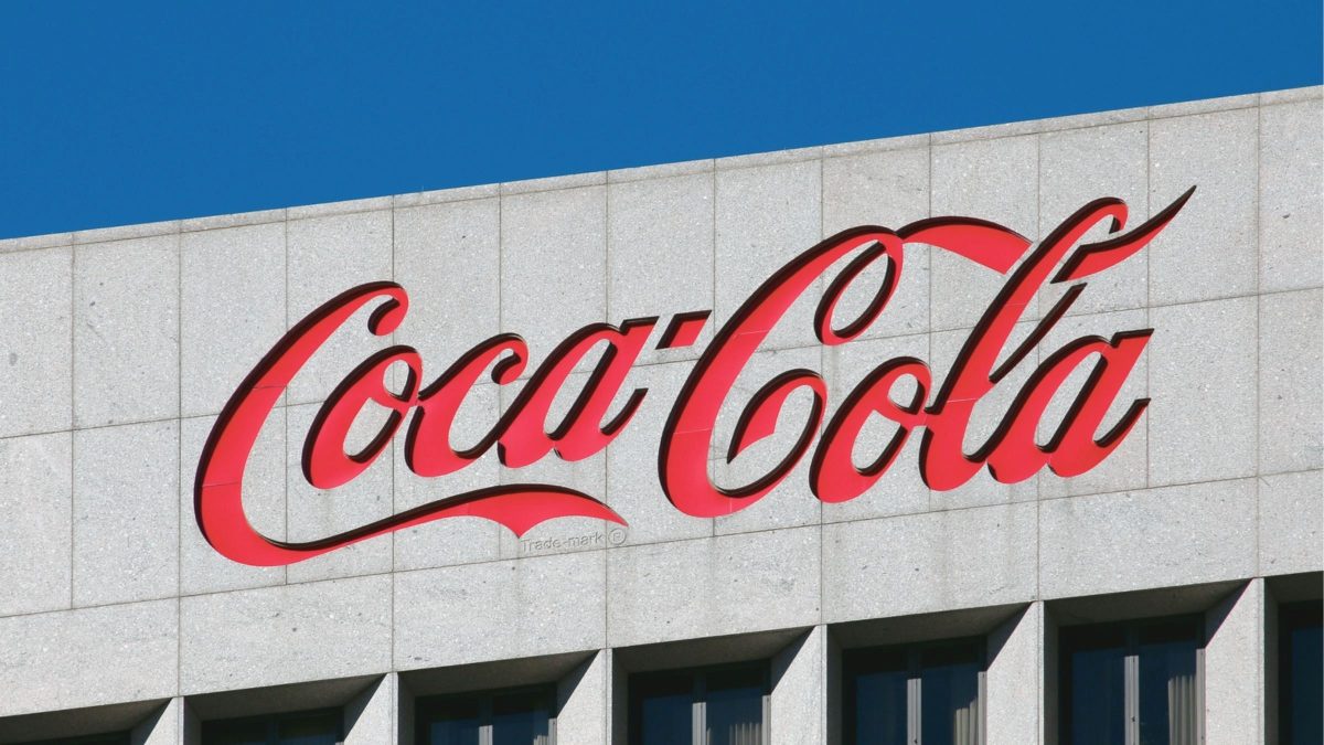 Coca-Cola abre programa em 3 estados do Brasil para profissionais com vagas que não exigem experiência prévia