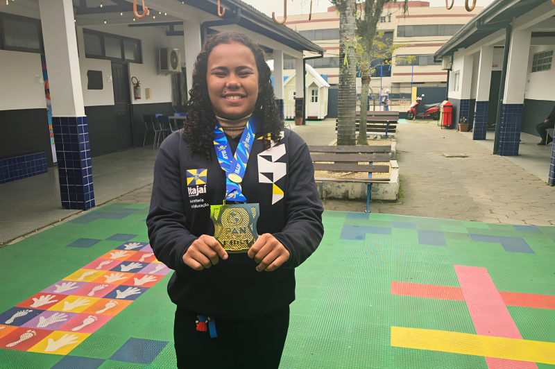Aluna da EB José Medeiros Vieira conquista Pan-americano de Jiu Jitsu