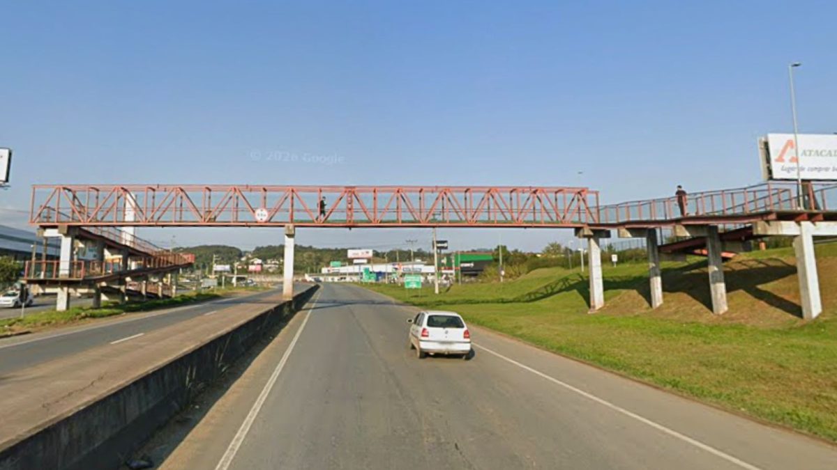 Atropelamento fatal de irmãos reacende cobrança por passarelas na BR-470 em SC