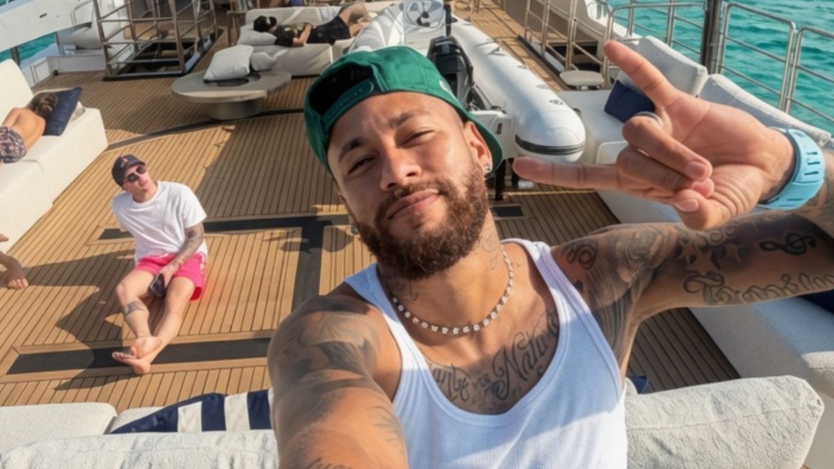 Neymar aparece em iate de R$ 120 milhões e ironiza xingamento de ‘vagabundo’ após Remo x Santos