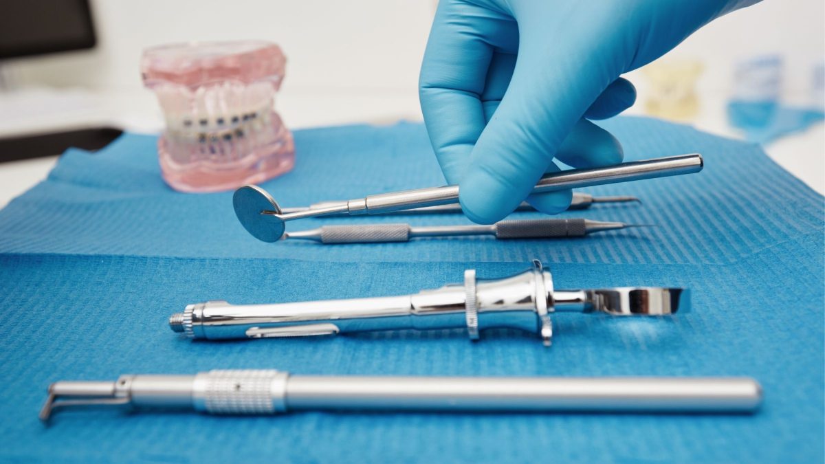 Anvisa barra venda e uso de lote de produtos odontológicos por irregularidades sanitárias; confira quais foram atingidos