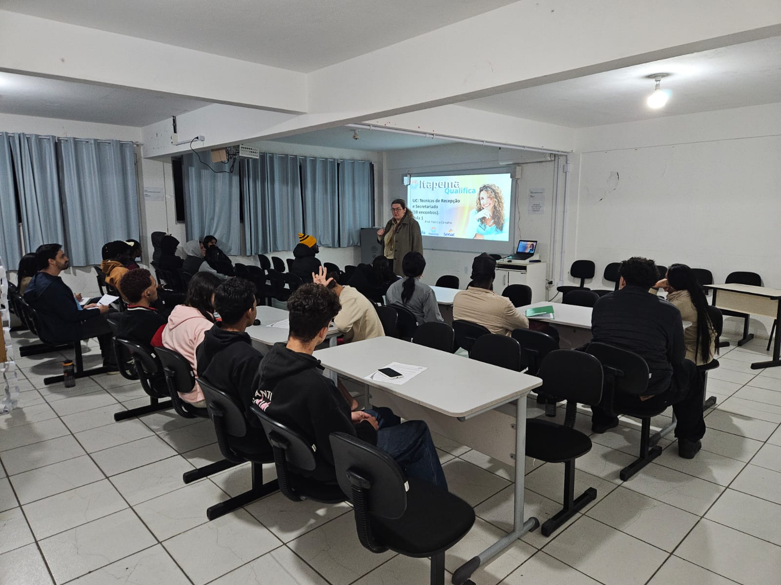 Curso gratuito de Relacionamento Interpessoal e Trabalho em Equipe está com inscrições abertas em Itapema