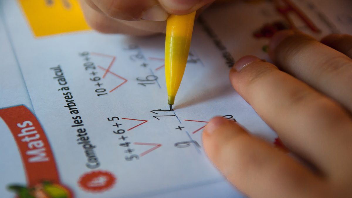 De 0 a 500: qual é a verdadeira nota de Português e Matemática dos alunos brasileiros em 2025?