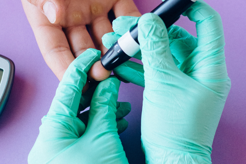 Ação oferece testes rápidos para HIV, sífilis e hepatites nesta quinta (6) e sexta-feira (7)