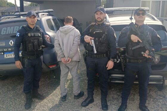 Funcionário envia vídeo com arma, ameaça colegas e é preso após aparecer no trabalho
