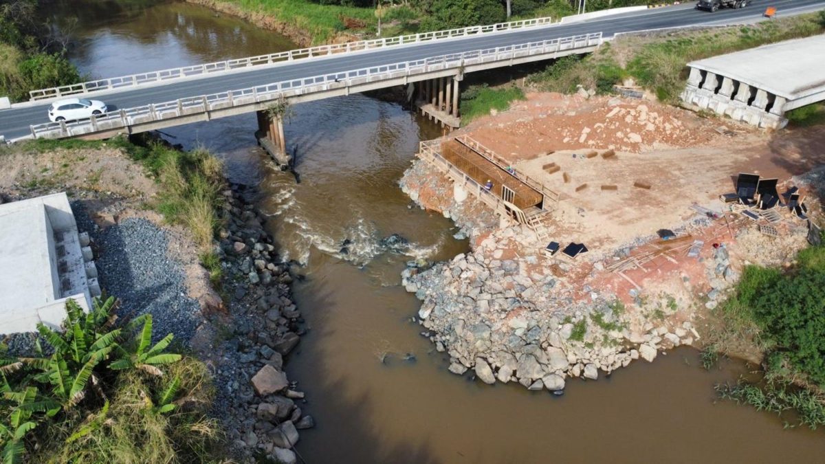 Fotos mostram como está a obra de nova ponte sobre o Rio Piraí na BR-280