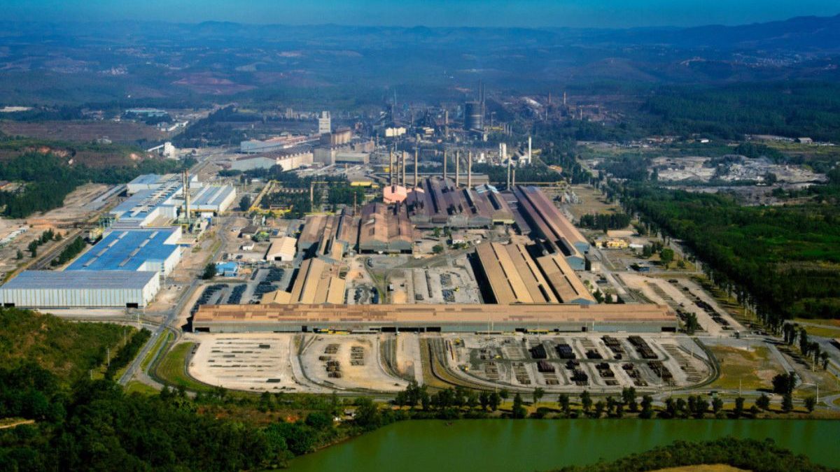 Após reestruturação, gigante brasileira confirma demissão em massa de 160 trabalhadores