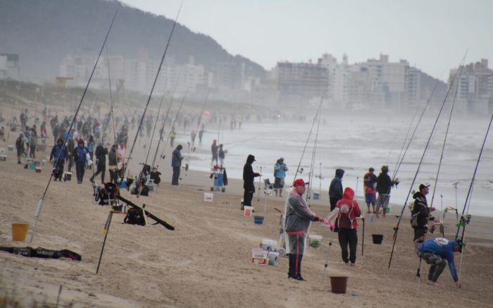 Inscrições abertas para o festival de pesca na praia com R$ 35 mil em prêmios