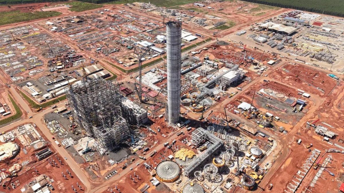 Maior fábrica de celulose do mundo abre inscrições para programa com bolsa de R$ 1.500 e chance de contratação