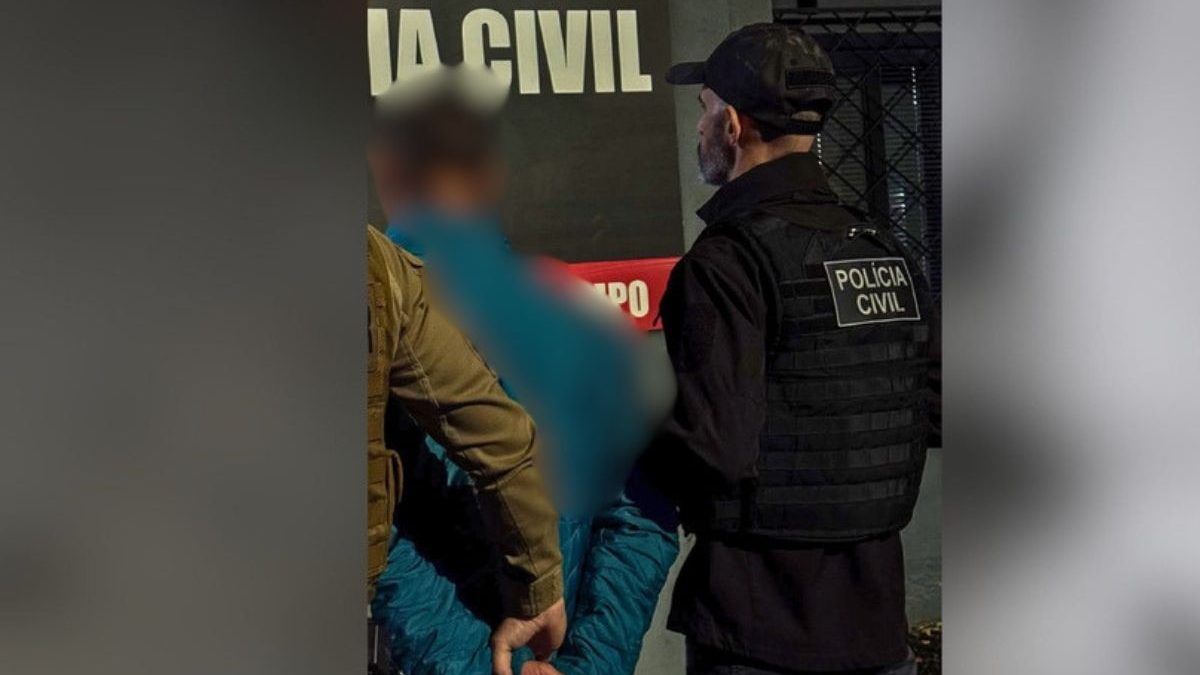 Mulher tem perna amputada ao ser atropelada por ex-companheiro na saída de baile em SC; suspeito foi preso