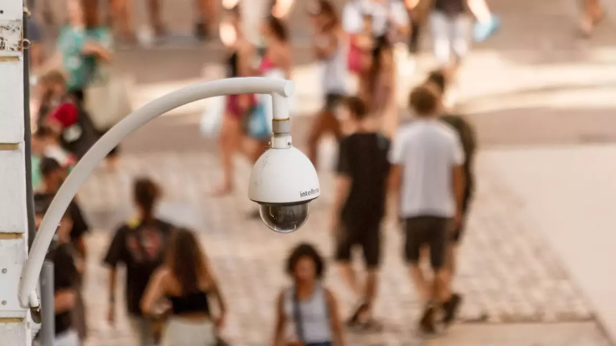 SC regulamenta sistema de IA que poderá identificar suspeitos e emitir alertas em tempo real