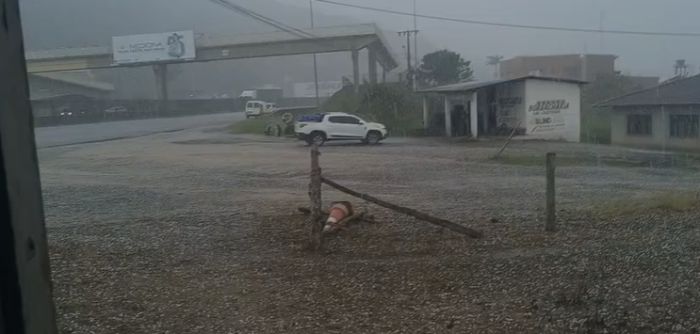 Penha também teve granizo nesta quinta