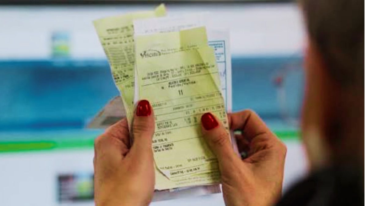Uma única nota fiscal em compra de R$ 150 garantiu R$ 1 milhão para jovem de 27 anos moradora de cidade com 8 mil habitantes