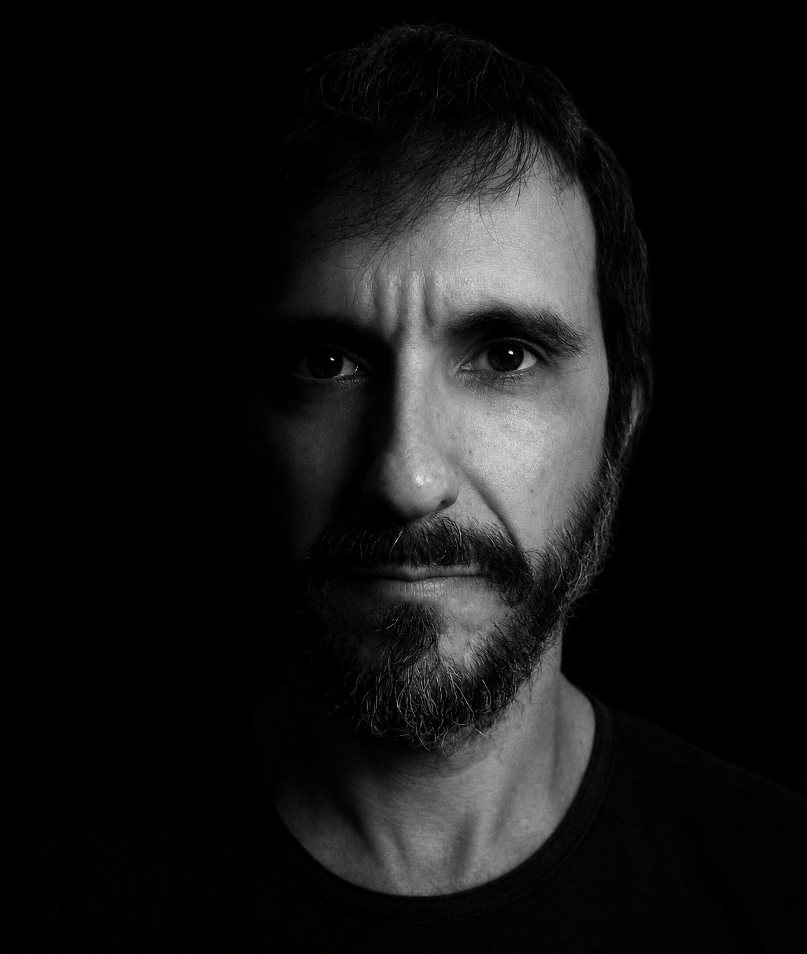 Literatura: escritor Rômulo Mafra lança livro, em Itajaí
