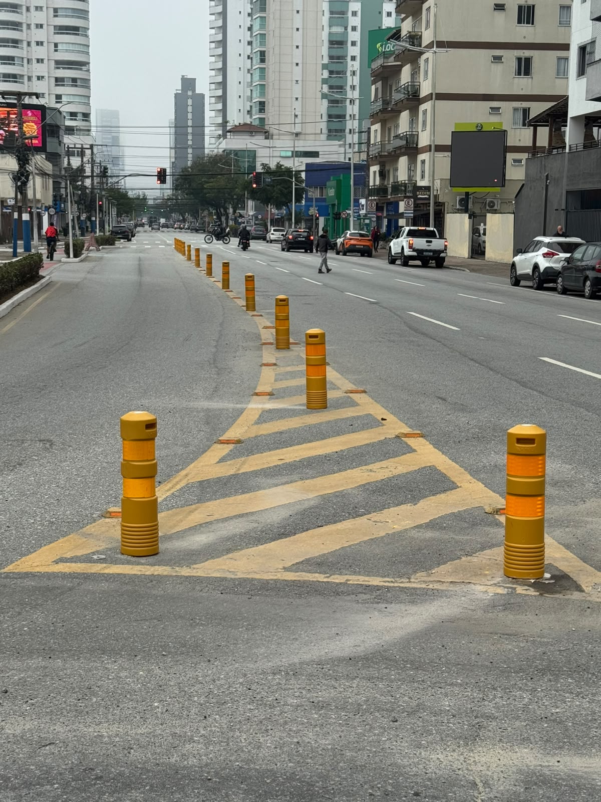 Delimitadores de tráfego reforçam sinalização e segurança nas vias de BC