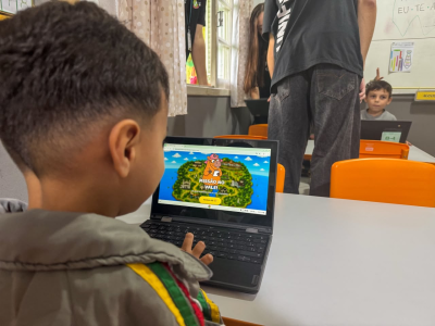 Parceria entre Secretaria de Educação e Unifebe leva jogo sobre a história de Brusque às escolas