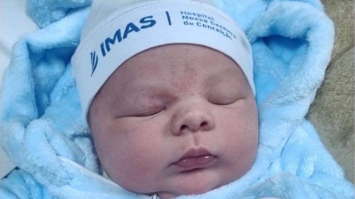 Bebê de quase 5 kg nasce em SC e bate recorde como o maior recém-nascido do hospital em 2026