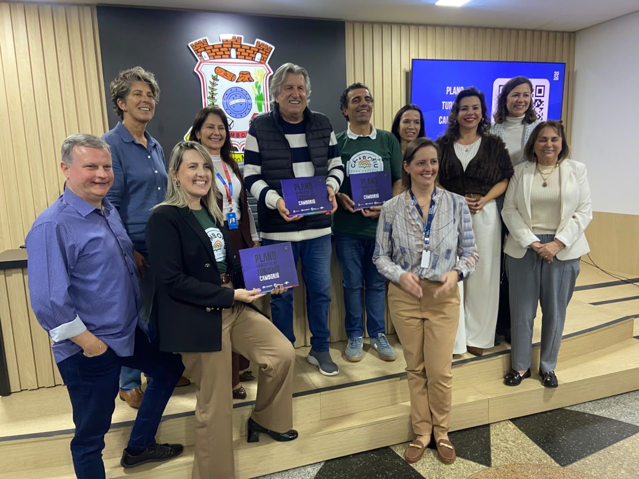 Camboriú entrega Plano Municipal de Turismo e define estratégias para fortalecer o desenvolvimento do setor
